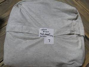 lot 7 image: Calvin Klein Home Modern Cotton Body, Queen-Flat Sheet Only