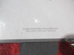 lot 20 image: Threshold Throw- Red