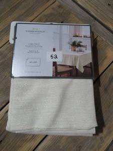 lot 52 image: Threshold Oblong Tablecloth