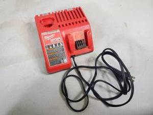 lot 28 image: Milwaukee M12 and M18 12-Volt18-Volt Lithium-Ion Multi-Voltage Battery Charger