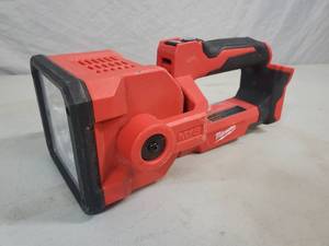 lot 36 image: Milwaukee M18 18-Volt 1250 Lumens Lithium-Ion Cordless Search Light