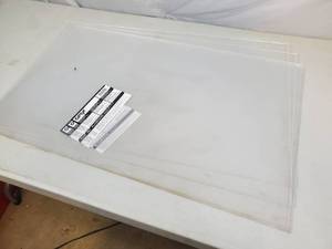 lot 95 image: 5 New Pcs of Optix Acrylic Sheets 20 x 32 x .100