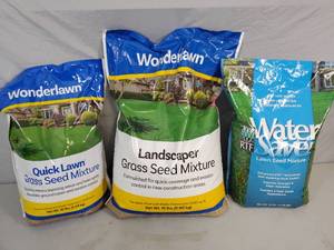 lot 130 image: 3 New Bags of Grass Seed Mixture