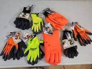 lot 138 image: New Fleece Lined Gloves