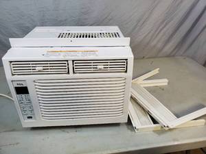lot 167 image: TCL Window Air Conditioner