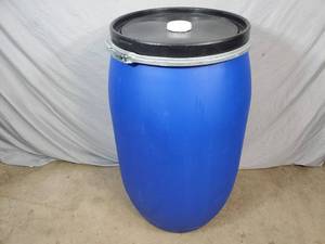 lot 8 image: Plastic Barrel with Removable Lid