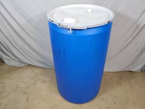 lot 6 image: Plastic Barrel with Removable Lid
