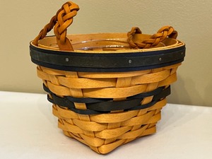 Longaberger 1999 Renewal Basket with Box