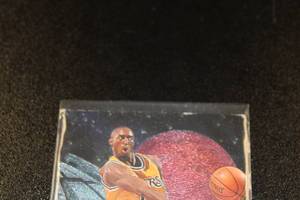 lot 22 image: 1997-98 Metal Universe Kobe Bryant #81