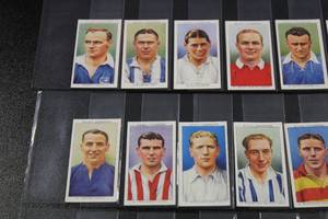 lot 26 image: 1939 Wills Cigarettes Association Footballers Partial Set Lot  32 Different Cards