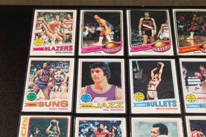 lot 49 image: Vintage Basketball Card Lot  27 Cards