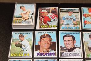 lot 51 image: 1967 Topps Baseball Card Lot  49 Cards