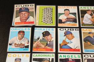 lot 56 image: 1964 Topps Baseball Card Lot  35 Cards
