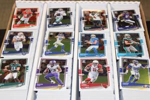 lot 65 image: 2020 Donruss Optic Football Card Bulk Lot  1600 Cards