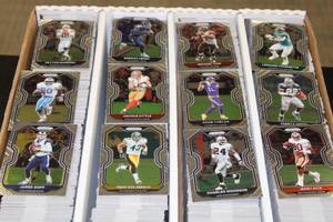 lot 66 image: 2020 Prizm Football Card Bulk Lot  1600 Cards