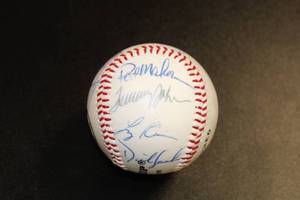 lot 168 image: 1994 Minnesota Twins Autographed Team Ball #1 JSA COA #XX52429  12 Autographs