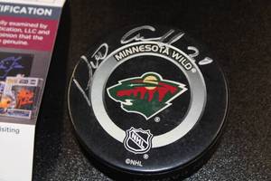 lot 171 image: Dino Ciccarelli Autograph Puck JSA COA #AB29091