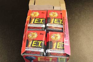 lot 294 image: 1982 Topps E.T. Unopened Box