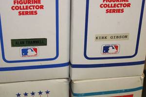 lot 296 image: Vintage Deadstock Baseball Figurine Reseale Lot  8 Deadstock Figures