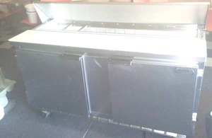 lot 388 image: Serving Cold Unit.