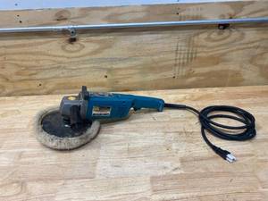 lot 12 image: MAKITA 9207SPC 180mm Electric Sander-Polisher
