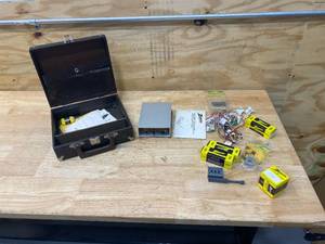 lot 43 image: ZENITH 852-257 System Analyzer