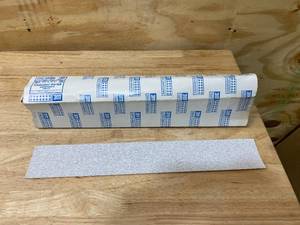 lot 91 image: 3M 80-D Grit 2 34 x 17 12 Production Fre-Cut Paper Sheets (approximately 75 sheets)