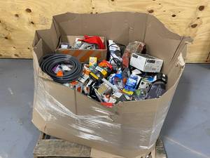 lot 107 image: Gaylord of Various Store Return Items