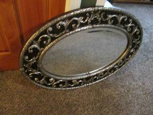 Decorative mirror, measures 28x40...