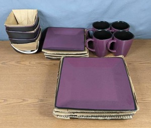 lot 108 image: Elama Mulberry Loft 16-Pc. Stoneware Dinnerware Set
