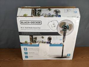 lot 131 image: BLACKDECKER 16 Dual-Blade Pedestal Fan with Remote