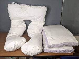lot 61 image: Density Extra Firm 2-Pack Pillows and Hastings Home 7-in-1 U-Shaped Full Body Pillow
