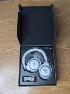 lot 83 image: JBL Live 660NC Wireless Noise-Cancelling Over-the-Ear Headphones  White