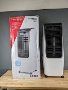 lot 265 image: Frigidaire Portable 5-Gallon Evaporative Cooler & Tower Fan