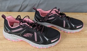 lot 211 image: Skechers Womens Hillcrest Vast Adventure Trail Sneaker Size 7.5