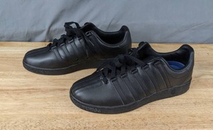 lot 215 image: K-Swiss Mens Classic VN Sneaker Size 11.5