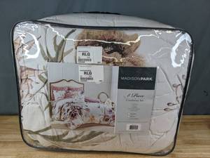 lot 222 image: Madison Park Gisele 8-Pc. Comforter Set - King and Lush Decor Serena 54 x 84 Panel
