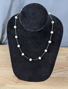 lot 247 image: 14k Gold Freshwater Pearl Necklace