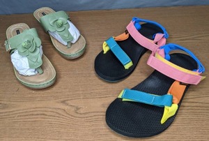 lot 205 image: 2 Pair Womens Sandals Teva Original Universal Sandal Size 10 & GC Shoes Flora Wedge Thong Sandal Size 8