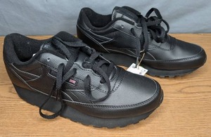 lot 209 image: Reebok Womens Classic Renaissance Running Shoe Size 10