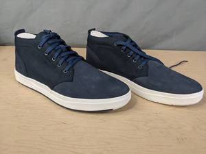 lot 168 image: Timberland Mens Davis Square Chukka Boot in Navy - Size 13