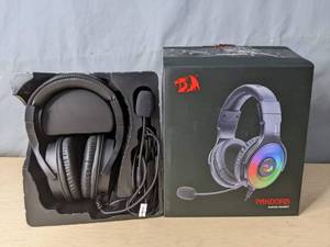 lot 327 image: Redragon H350 Pandora RGB Black Wired Gaming Headset