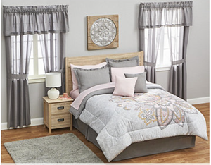 lot 251 image: Paisley Panel 20-Pc. Bedroom Set - Queen