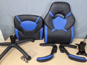 lot 522 image: X Rocker Venom Gaming Office Chair