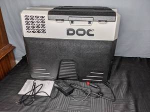 lot 514 image: Glarewheel 52-Qt. Wheeled Thermoelectric Freezer Refrigerator
