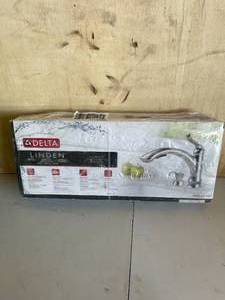 lot 3 image: Delta Linden Single-Handle Pull-Out Sprayer Kitchen Faucet with SoapLotion Dispenser in Chrome