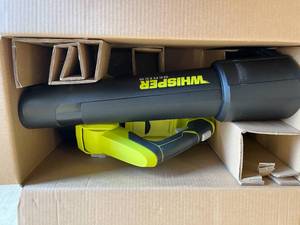 lot 4 image: RYOBI 40V Brushless 125 MPH 550 CFM Cordless Battery Whisper Series Jet Fan Blower (Tool Only)