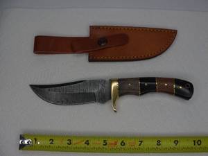 HANDMADE 9.75 DAMASCUS WALNUT & HORN HUNTER FULL TANG