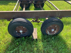 Trailer Frame with trailer house axles (NO TITLE)
