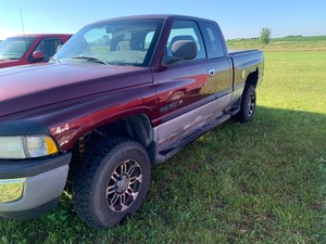 2001 Dodge EXT Cab 4X4 Pickup